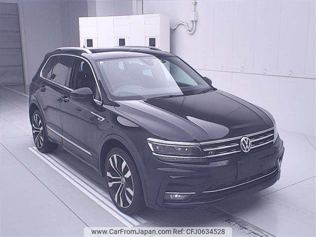 volkswagen tiguan 2019 -VOLKSWAGEN--VW Tiguan 5NDFGF-KW844087---VOLKSWAGEN--VW Tiguan 5NDFGF-KW844087- image 1