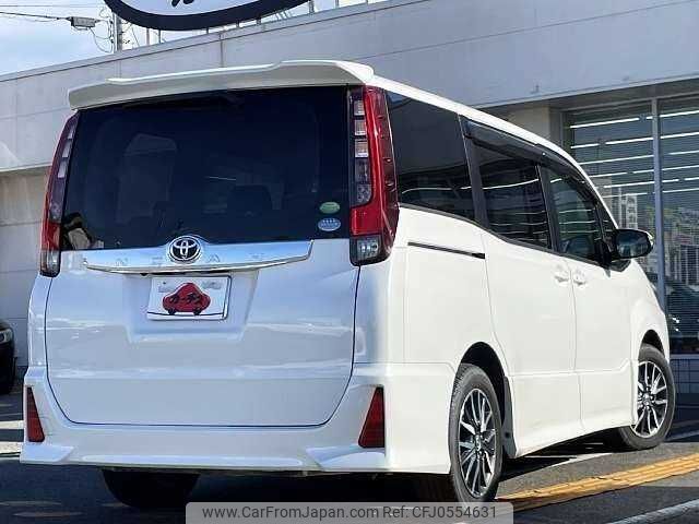 toyota noah 2014 504928-926618 image 2