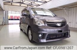 toyota noah 2010 ENHANCEAUTO_1_ea297395