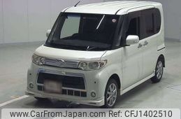 daihatsu tanto 2011 CFJ1402510