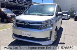 toyota voxy 2017 CFJ1528869