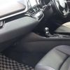 toyota c-hr 2017 quick_quick_DAA-ZYX10_ZYX10-2072052 image 19