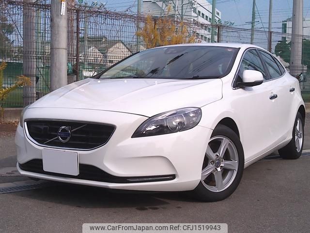 volvo v40 2013 CFJ1519943 image 1