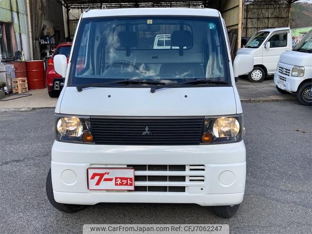 mitsubishi minicab-truck 2004 GOO_JP_700100145330211201004 image 2