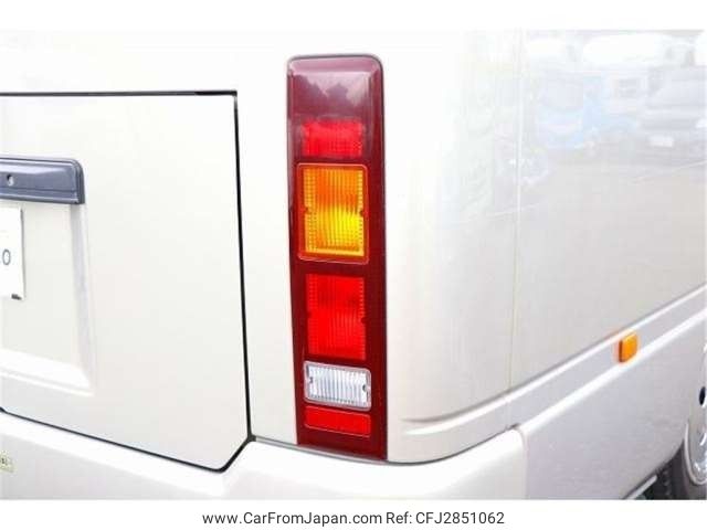 車内掲示版 08918-6441A Genuine Nissan #089186441A Nut