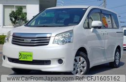 toyota noah 2013 CFJ1605162