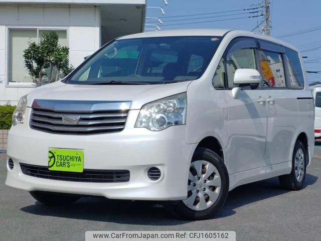 toyota noah 2013 CFJ1605162 image 1