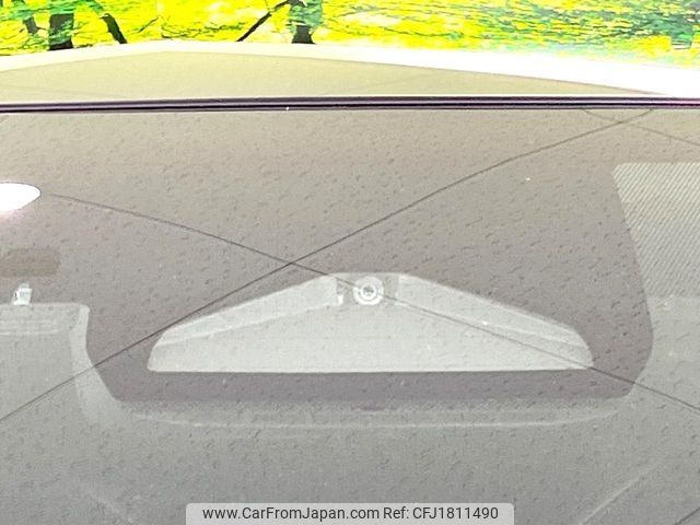 toyota prius 2024 CFJ1811490 image 2
