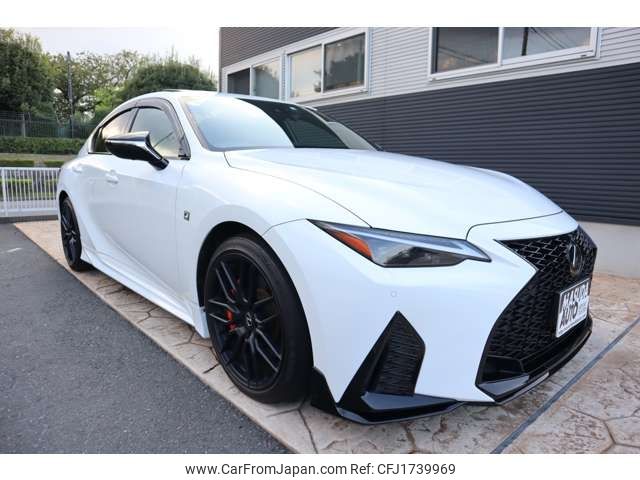 lexus is 2022 CFJ1739969 image 2