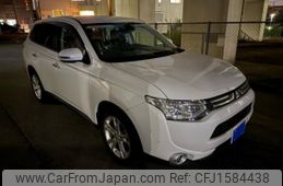 mitsubishi outlander 2013 CFJ1584438