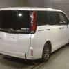 toyota esquire 2017 CFJ1541380 image 2