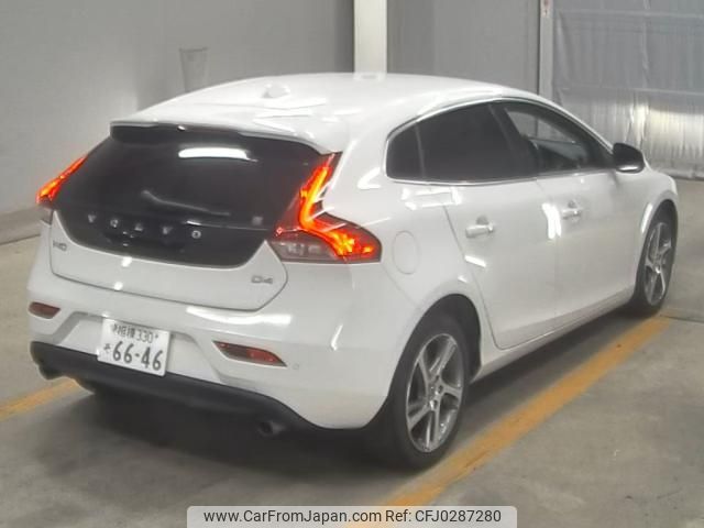 volvo v40 2016 -VOLVO--Volvo V40 YV1MVA8RDG2324787---VOLVO--Volvo V40 YV1MVA8RDG2324787- image 2