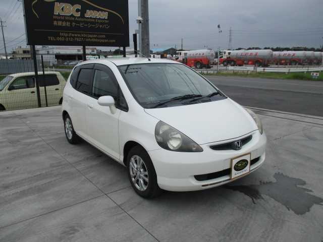 car_b2dd023c-2899-4bb8-b2b0-