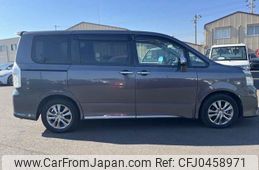 toyota voxy 2011 NIKYO_AS97223