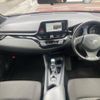 toyota c-hr 2018 quick_quick_DAA-ZYX10_ZYX10-2153211 image 4