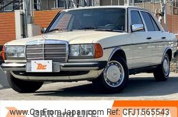 mercedes-benz e-class 1984 CFJ1565543