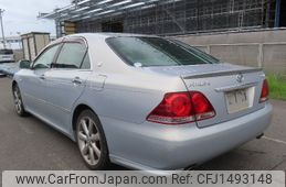 toyota crown 2004 CFJ1493148