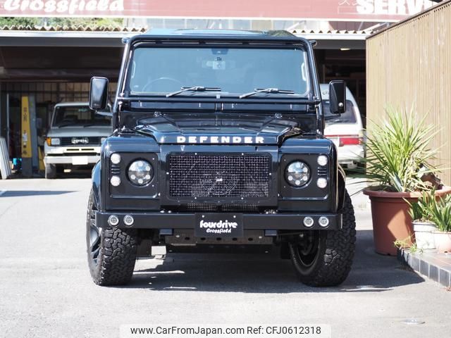 land-rover defender 1998 4b440917f546ba1569bd97fab49c7d0c image 2