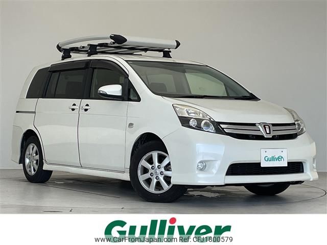 toyota isis 2016 CFJ1800579 image 1