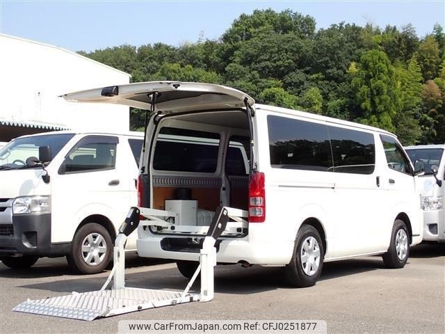 toyota regiusace-van 2017 CFJ0251877 image 1