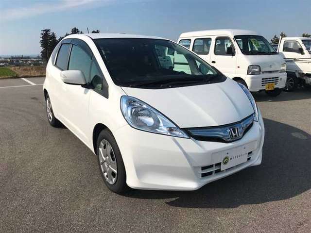 honda fit-hybrid 2011 190315115952 image 1