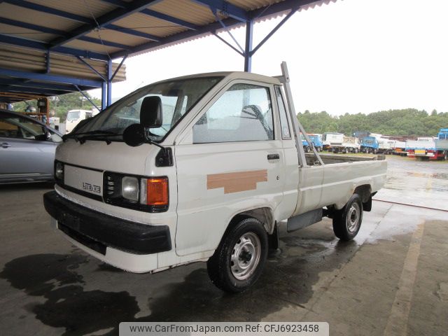 toyota-liteace-truck-1995-3184-car_b43a5b3b-abf5-4797-abf8-daed6a95a507