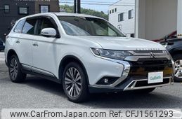 mitsubishi outlander 2018 CFJ1561293