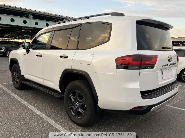 toyota land-cruiser 2023 CFJ1751159 image 2