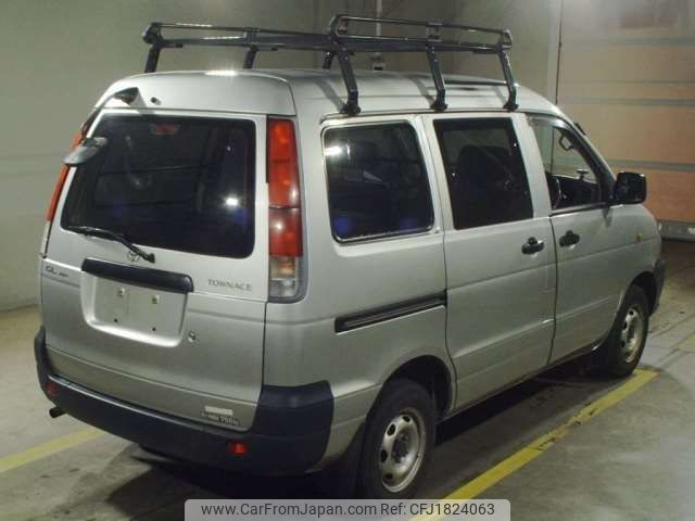 toyota townace-van 2003 CFJ1824063 image 2