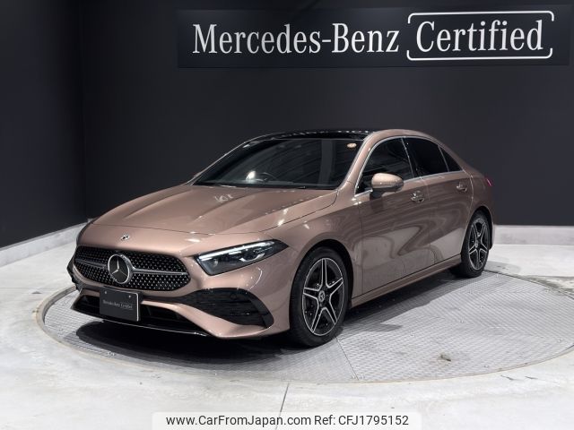 mercedes-benz a-class 2023 CFJ1795152 image 1