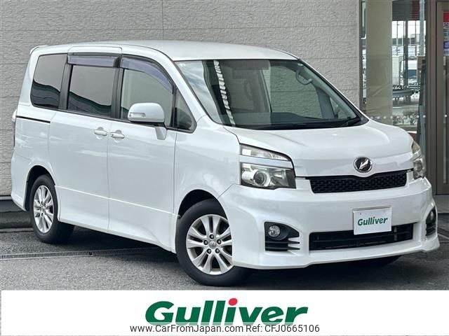 toyota voxy 2013 -TOYOTA--Voxy DBA-ZRR70W--ZRR70-0555137---TOYOTA--Voxy DBA-ZRR70W--ZRR70-0555137- image 1