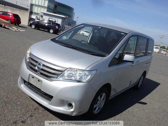 Nissan serena 2011