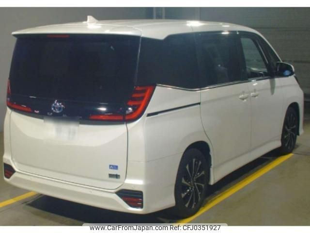 toyota noah 2022 quick_quick_6AA-ZWR90W_ZWR90-0019081 image 2