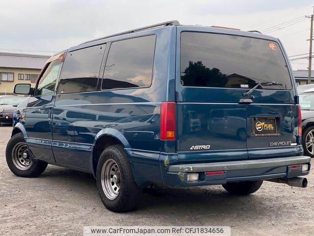 chevrolet astro 1999 CFJ1834656 image 2