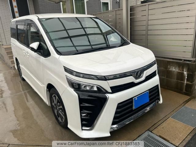 toyota voxy 2018 CFJ1883585 image 1