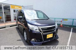 toyota esquire 2015 CFJ1855713