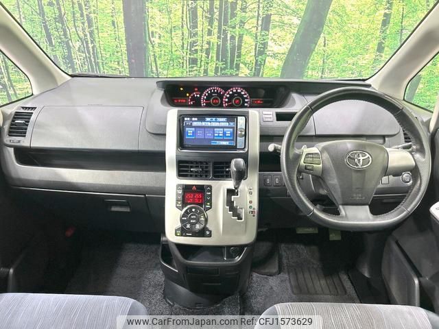 toyota noah 2011 CFJ1573629 image 2