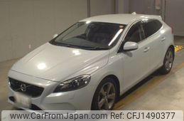 volvo v40 2014 -VOLVO 【熊本 301や6498】--Volvo V40 MB4164T-YV1MV485BE2128921---VOLVO 【熊本 301や6498】--Volvo V40 MB4164T-YV1MV485BE2128921-