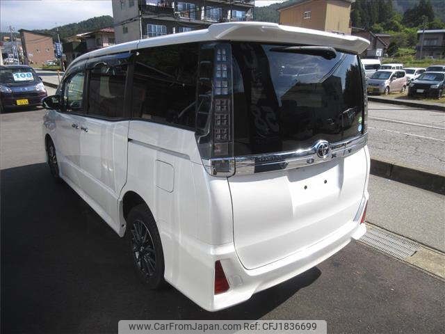 toyota voxy 2016 CFJ1836699 image 2