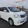 toyota noah 2010 504749-RAOID:9627 image 2