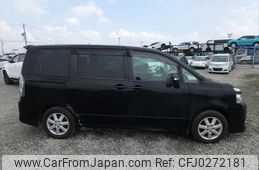 toyota voxy 2010 NIKYO_QZ72072