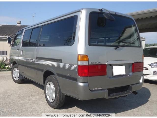 Toyota hiace van 2004 2024 model