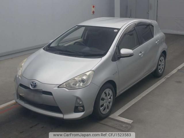 toyota aqua 2012 CFJ1523583 image 1