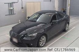 lexus is 2016 CFJ1786969