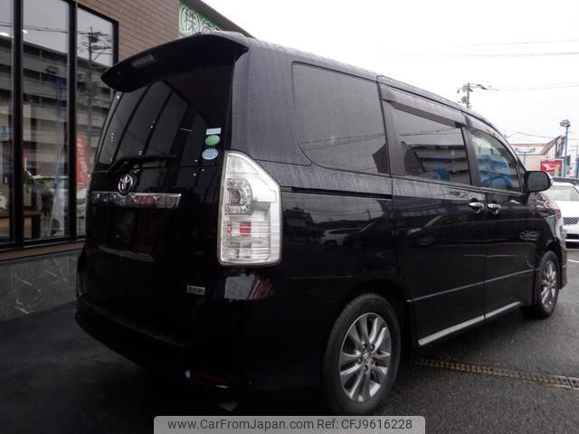 toyota voxy 2013 -TOYOTA--Voxy ZRR70W--0586502---TOYOTA--Voxy ZRR70W--0586502- image 2