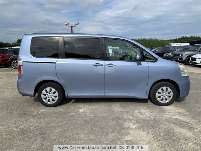 toyota noah 2008 NIKYO_MX46550 image 1