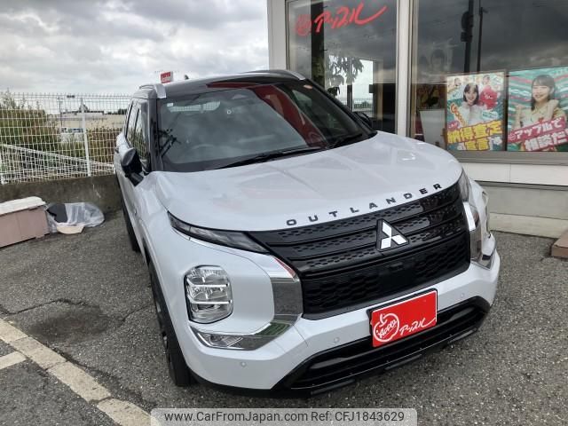 mitsubishi outlander-phev 2023 CFJ1843629 image 2