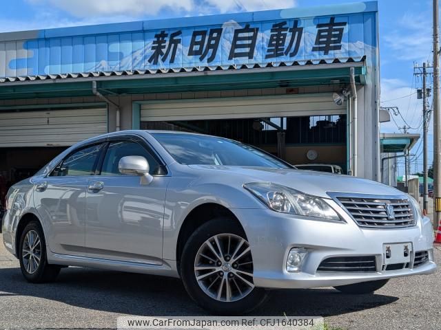 toyota crown 2012 CFJ1640384 image 1