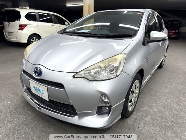 toyota aqua 2012 CFJ1717943 image 1