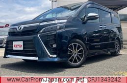 toyota voxy 2018 quick_quick_ZRR80W_ZRR80-0461046